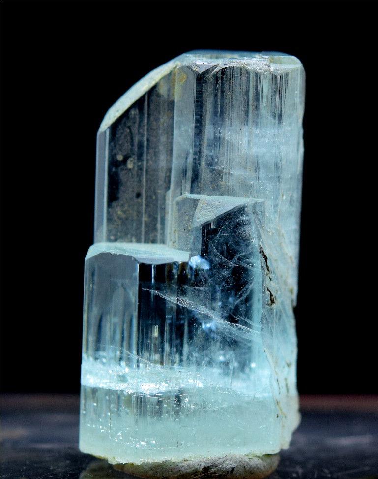 Aquamarine Crystal , Terminated damage Free Natural: Material Gem type: Aquamarine Description Aquamarine Crystal , Terminated damage Free Natural Aquamarine Crystal from Pakistan Weight : 43 cts Size : 29*14*11 mm Origin : Shigar Skardu Pakistan Treatm