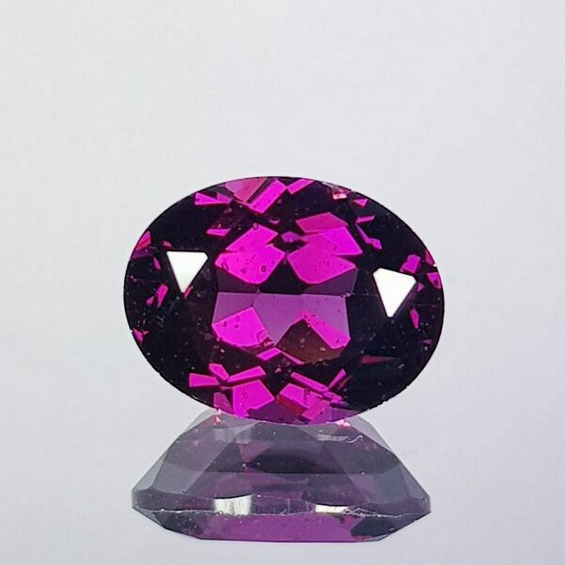 Natural Rhodolite Garnet Oval Cut 2.45 ct: No Reserve! Title: Natural Rhodolite Garnet Oval Cut 2.45 ct Color/Clarity: VVS - VS Gemstones: Gemstones Carat Weights: 2.45 Size/Dimensions: 9.00 x 7.00 x 4.20 Additional Information: Oval - Burma S