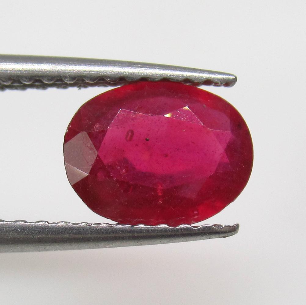 1.14 Ct Natural Mozambique Pinkish Red Ruby Oval Cut (1 of 3)