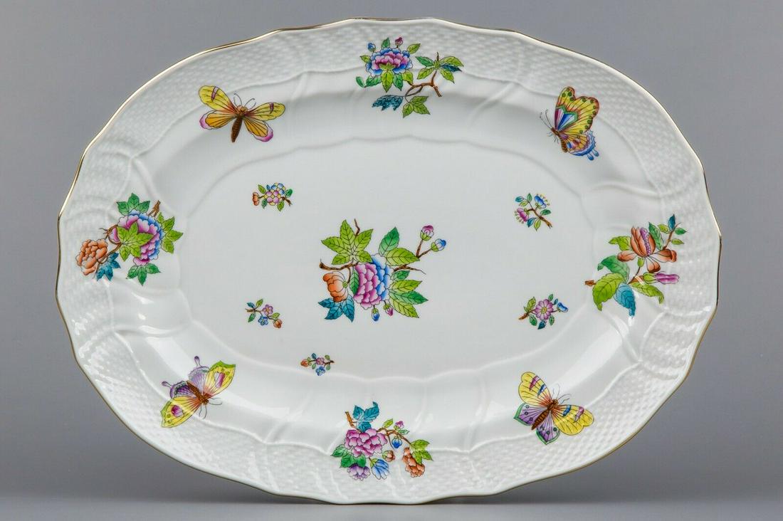Herend Queen Victoria Large Oval Serving Platter: Title: Herend Queen Victoria Large Oval Serving Platter #1102/VA Description: Herend Queen Victoria Large Oval Serving Platter Manufacturer: Herend Porcelain Manufactory (Hungary) Quality: Handpainted
