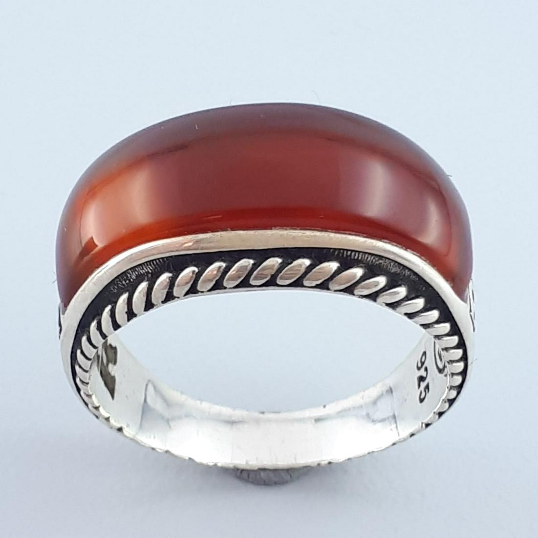 925 Sterling Silver - Ring: Ring Gender : Men Material : 925 Sterling Silver With Brown Cornelian Stone Weight : 0,29 ozt. / 9,1 gr Size : US:8½ , EU:58.3 , UK:Q , D:18.5 mm Free resizing on demand Will be shipp