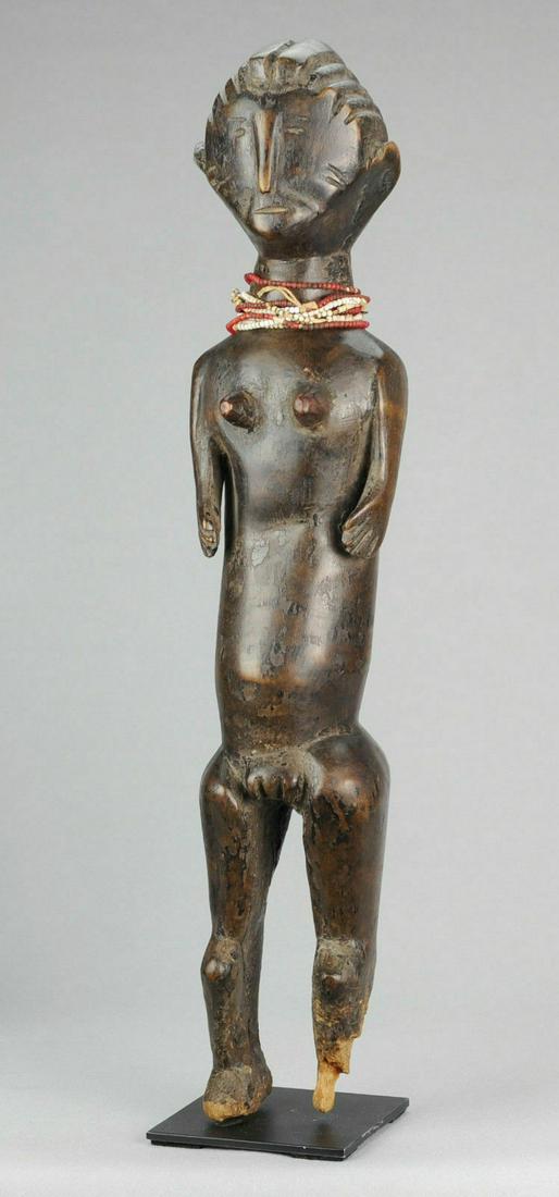 ZANDE AZANDE 51cm Ubangi female figure Statue Congo DRC: French description belowCONGO RDC Beautiful Large AZANDE Figure The Zande people live in northern Congo, in the Ubangi area PROVENANCE : Ex - Franco - Belgian Collection of Mr Ph. V. (More details on 