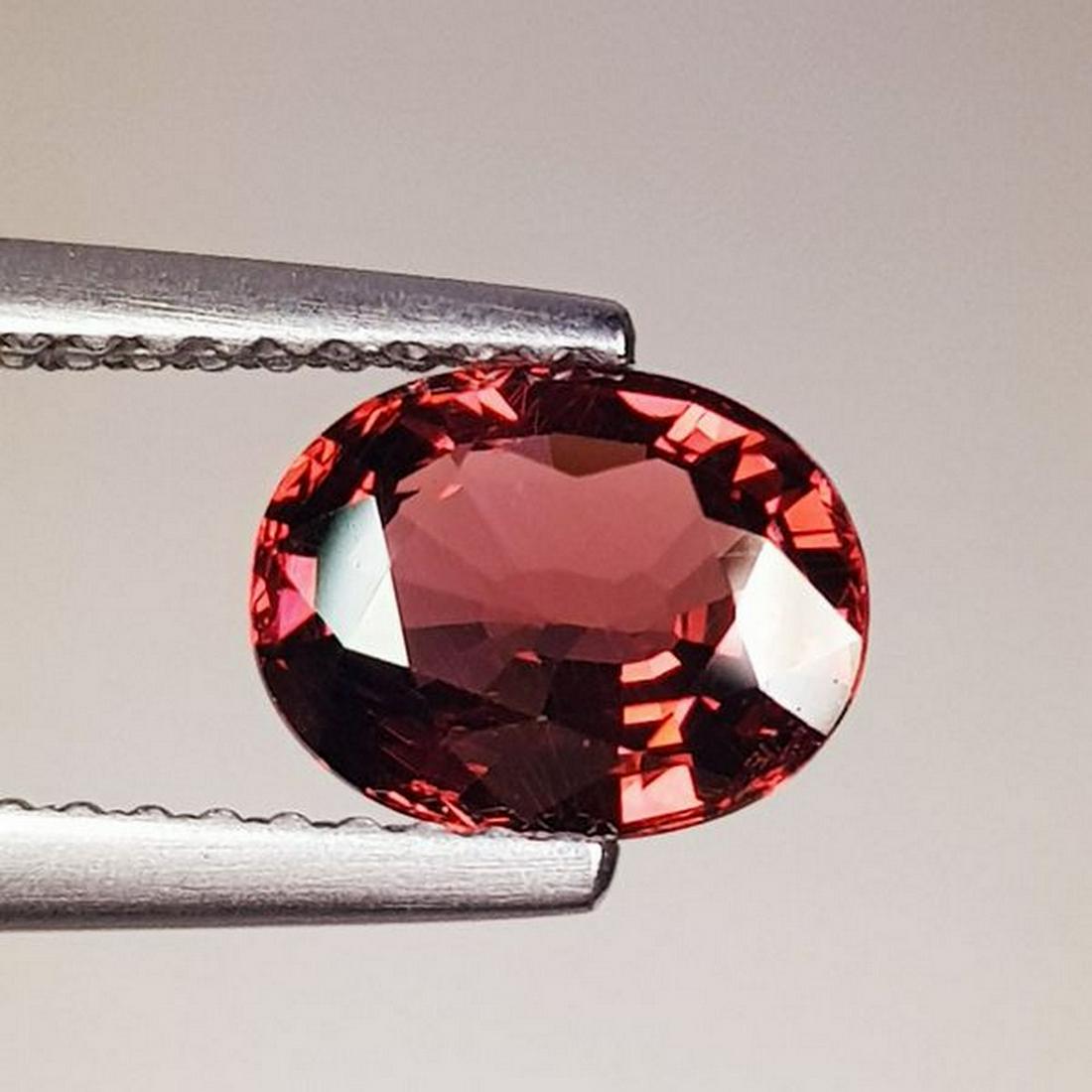 1.62 ct Natural Rhodolite Garnet: No Reserve! Title: 1.62 ct Natural Rhodolite Garnet Color/Clarity: IF - VVS Gemstones: Loosegemstone Carat Weights: 1.62 Size/Dimensions: 7.70 x 6.00 x 3.80 Additional Information: Oval - Burma Shippi