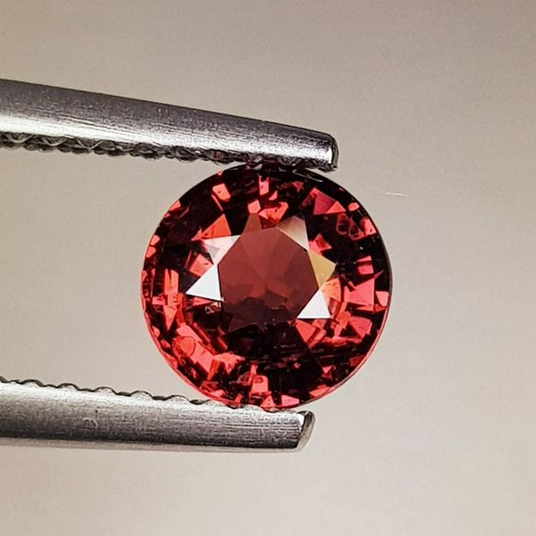 1.02 ct Natural Rhodolite Garnet: No Reserve! Title: 1.02 ct Natural Rhodolite Garnet Color/Clarity: IF - VVS Gemstones: Loosegemstone Carat Weights: 1.02 Size/Dimensions: 5.80 x 5.80 x 3.50 Additional Information: Round - Burma Shipp