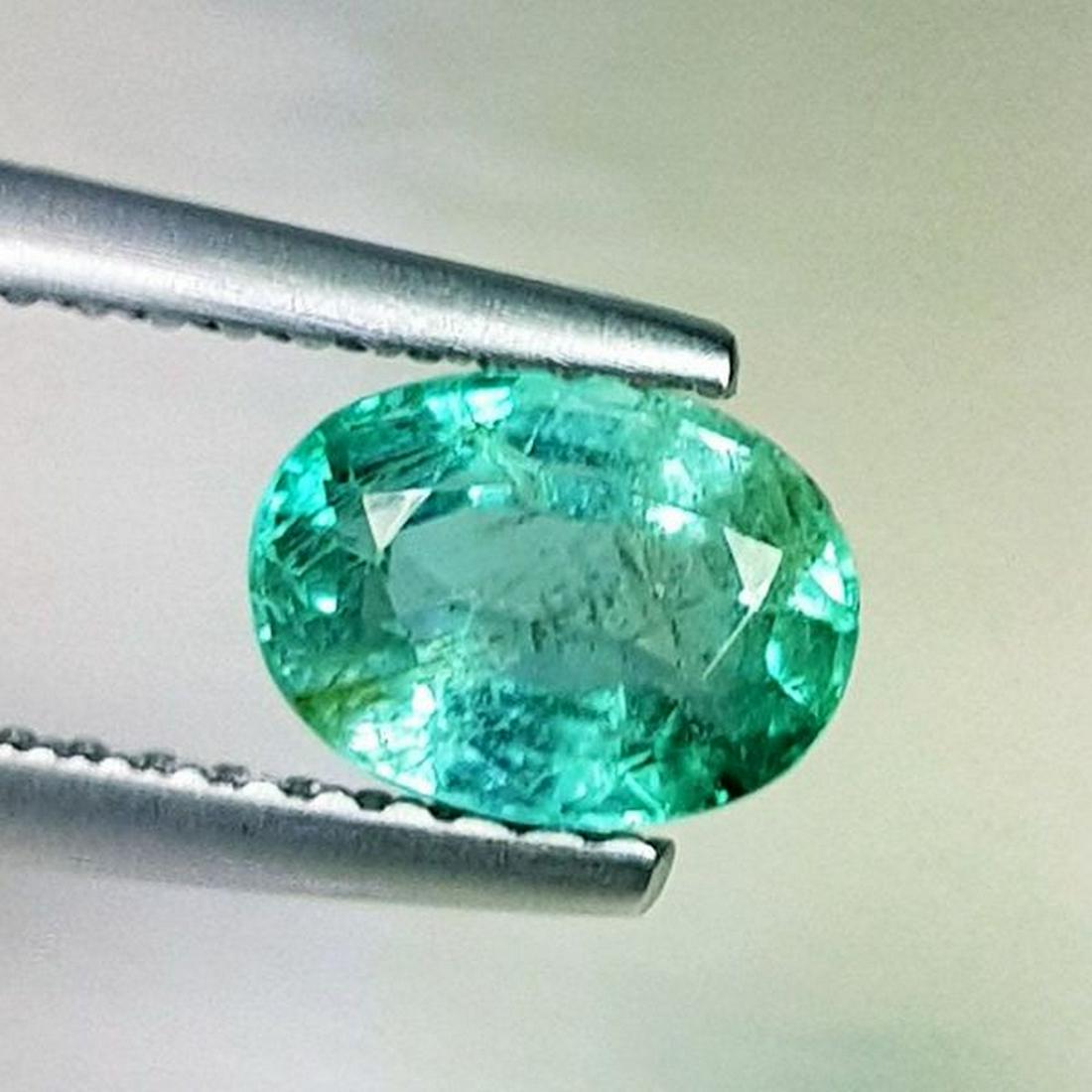 Natural Emerald Oval Cut 1.05 ct (1 of 6)