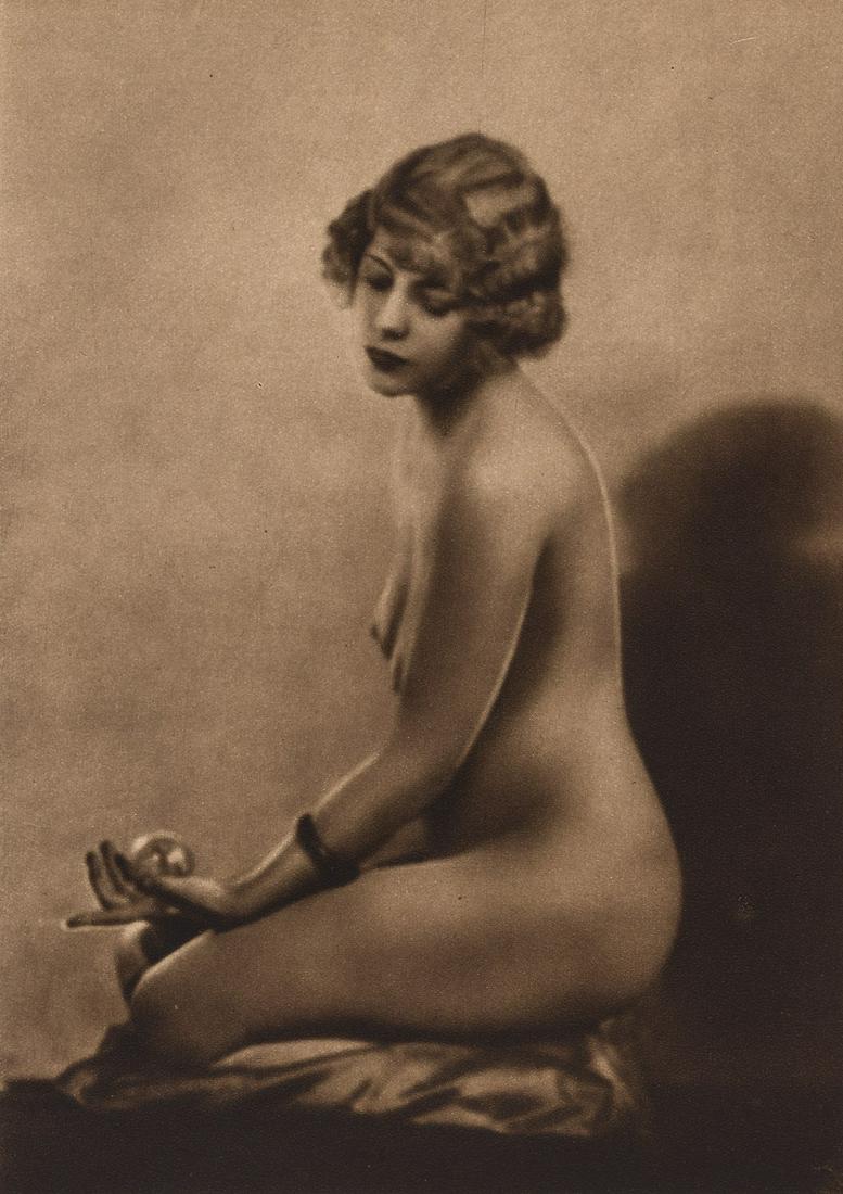 E.O. Hoppe, American Woman, London, 1925 (1 of 1)