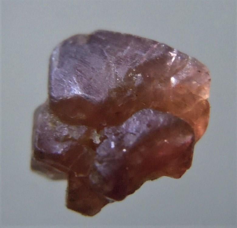 1.7 CT PURPLE SPINEL - UNTREATED GEMSTONE: Title: 1.7 CT PURPLE SPINEL - UNTREATED GEMSTONE Origin: Mogok Township, Mandalay Region, Myanmar Size: 0.7x0.65x0.4 cm / 0.34 gram Description: purple spinel with complex crystalline structures Reser
