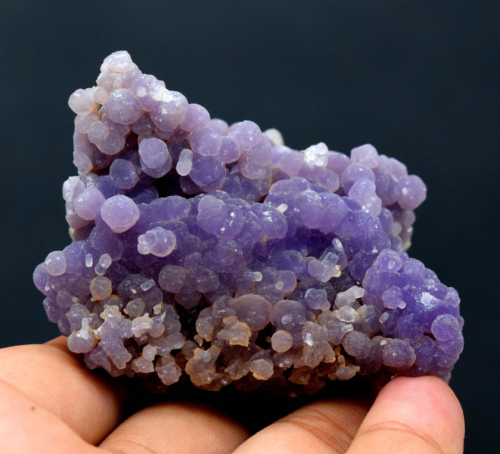 105 Gram Huge Size Double Sided Natural Chalcedony /: Materials grape agate, chalcedony more Description 105 Gram Huge Size Double Sided Natural Chalcedony / Grape Agate from Indonesia - Weight : 105 Gram Dimension - 63*49*49 mm Treatment :Natural Locali