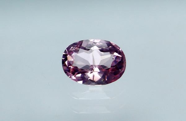 Natural & unheated~ Pink Morganite Gemstone: Title: Natural & unheated~ Pink Morganite Gemstone Color/Clarity: Pink Gemstone Type: Gemstone Carat Weights: 0.55 Cts Size/Dimensions:6x4x3 mm Reserve: $20.00 Shipping: Domestic: Flat-rate of $12.00 
