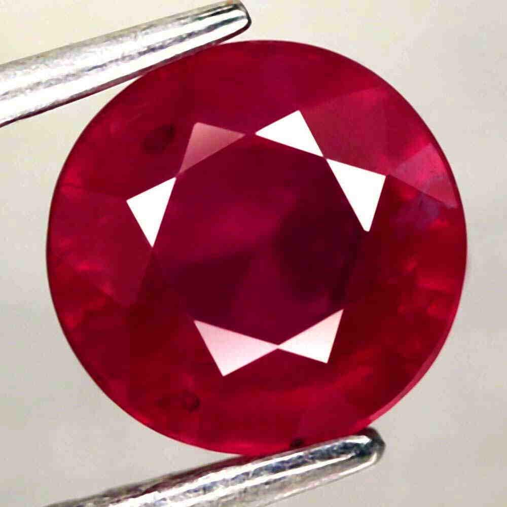 2,86 cts Natural Round Blood Red Ruby (1 of 3)