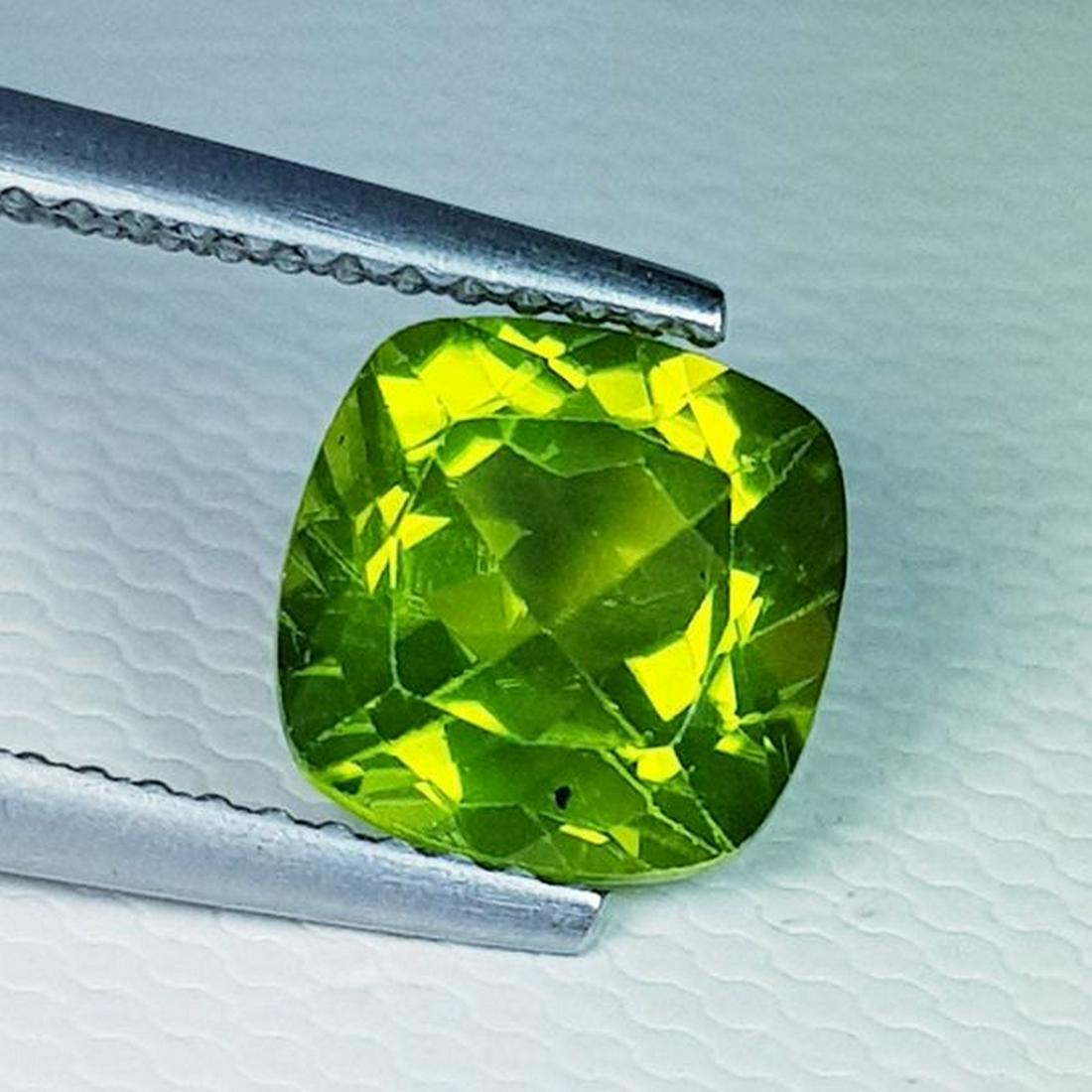 Natural Peridot Cushion Cut 2.47 ct: No Reserve! Title: Natural Peridot Cushion Cut 2.47 ct Color/Clarity: VVS Gemstones: Loosegemstone Carat Weights: 2.47 Size/Dimensions: 8.00 x 7.80 x 5.00 Additional Information: Cushion - Pakistan Sh