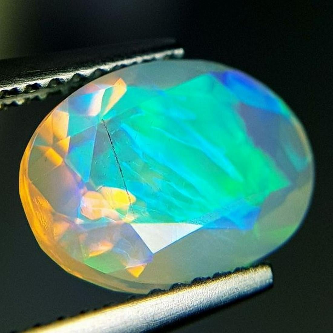 Natural Fire Opal Oval Cut 1.84 ct (1 of 5)