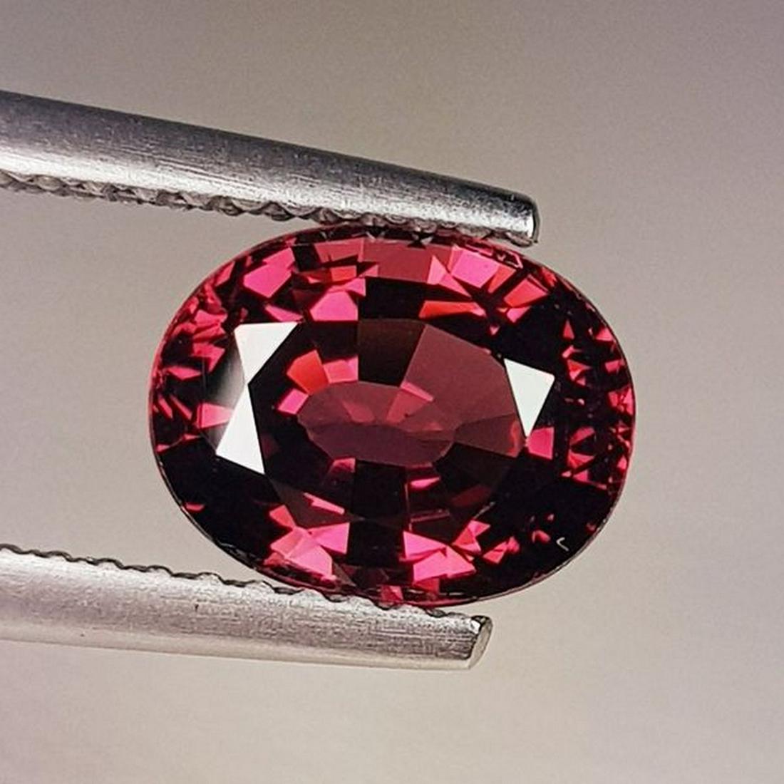 Natural Rhodolite Garnet Oval Cut 2.46 ct: No Reserve! Title: Natural Rhodolite Garnet Oval Cut 2.46 ct Color/Clarity: VVS - VS Gemstones: Gemstones Carat Weights: 2.46 Size/Dimensions: 8.30 x 6.40 x 5.00 Additional Information: Oval - Burma S