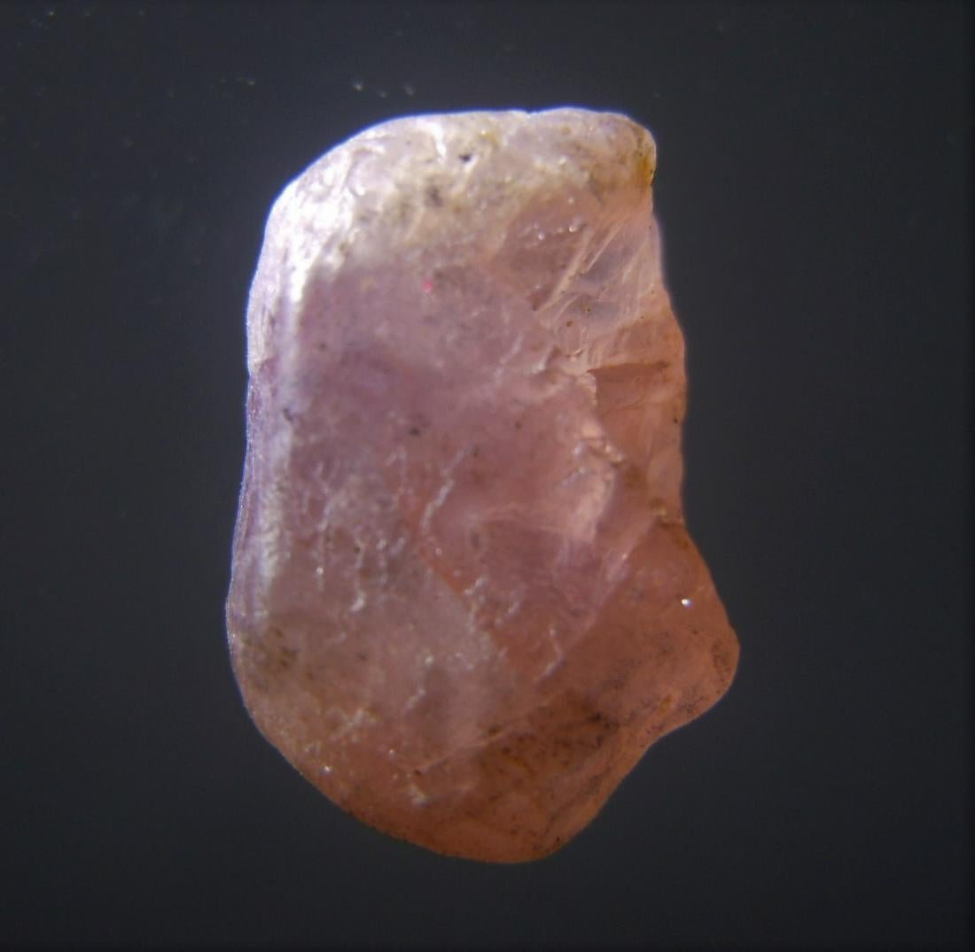 4.15 CT PINK SPINEL - UNTREATED GEMSTONE: Title: 4.15 CT PINK SPINEL - UNTREATED GEMSTONE Origin: Mogok Township, Mandalay Region, Myanmar Size: 1.10.7x0.45 cm / 0.83 gram Description: pink, translucent spinel with fine surface structures Res