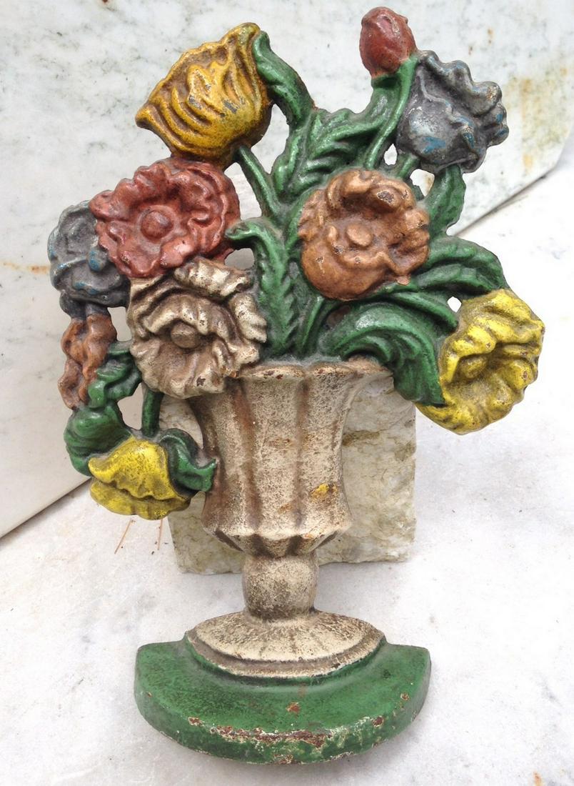 C1900 cast iron vase of flowers doorstop (1 of 4)
