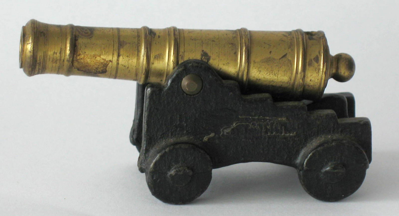 Vintage cast iron and brass canon paperweight. (1 of 2)