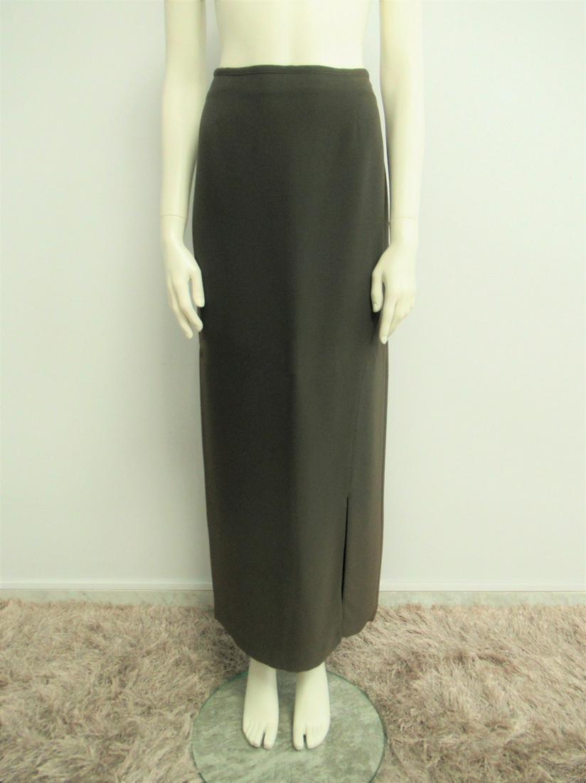 "Sakè" vintage long skirt size L: Title: "Sakè" vintage long skirt size L Materials: 50% Polyester, 50% Viscose Size: 48 IT / LMEASURES: Length 99cm (38.98 "), waist 41cm (16.14") Additional Info :Long straight vintage "Sakè" skirt.