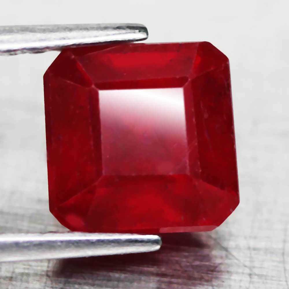 2,62 cts Natural Scissor Cut Blood Red Ruby (1 of 3)
