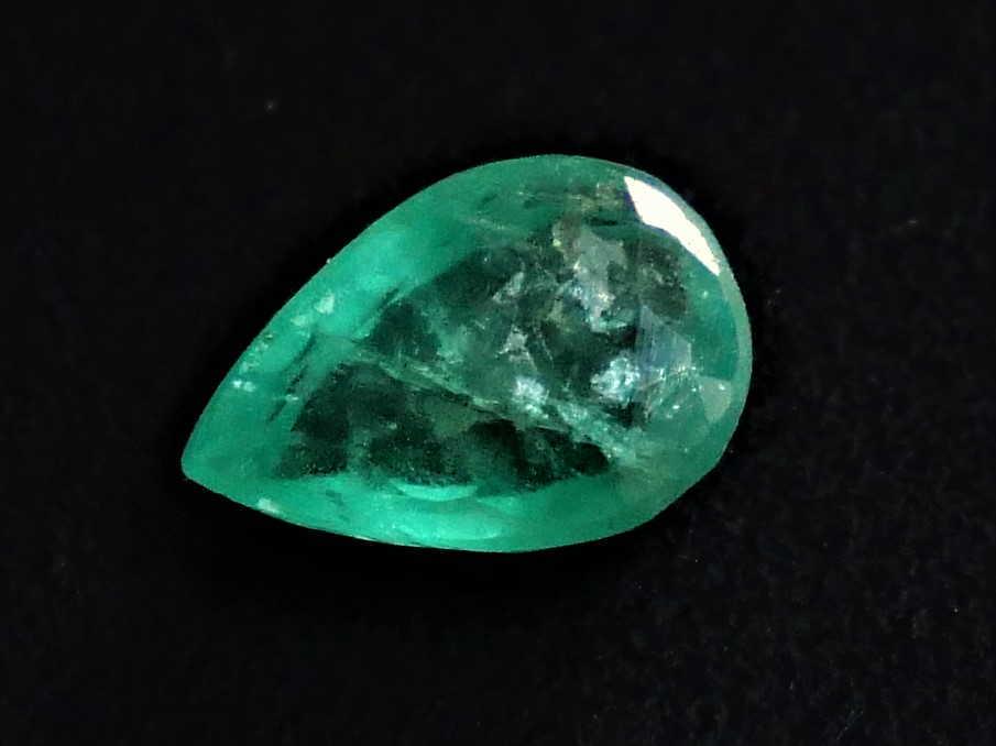 EMERALD PEAR SHAPE **CERTIFIED IGI** (1 of 2)