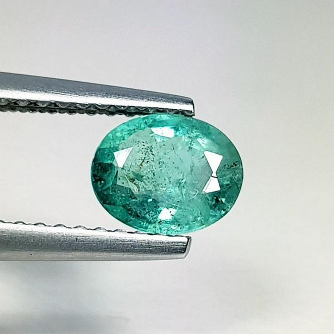 Natural Emerald Oval Cut 0.70 ct (1 of 6)