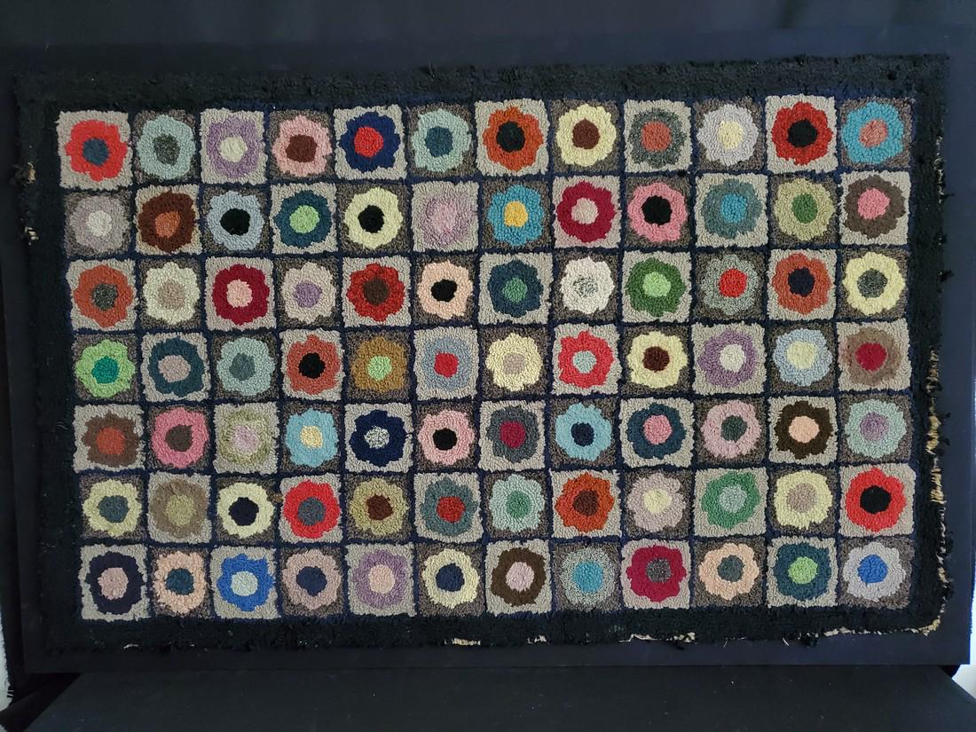 Geometric hooked rug (1 of 4)