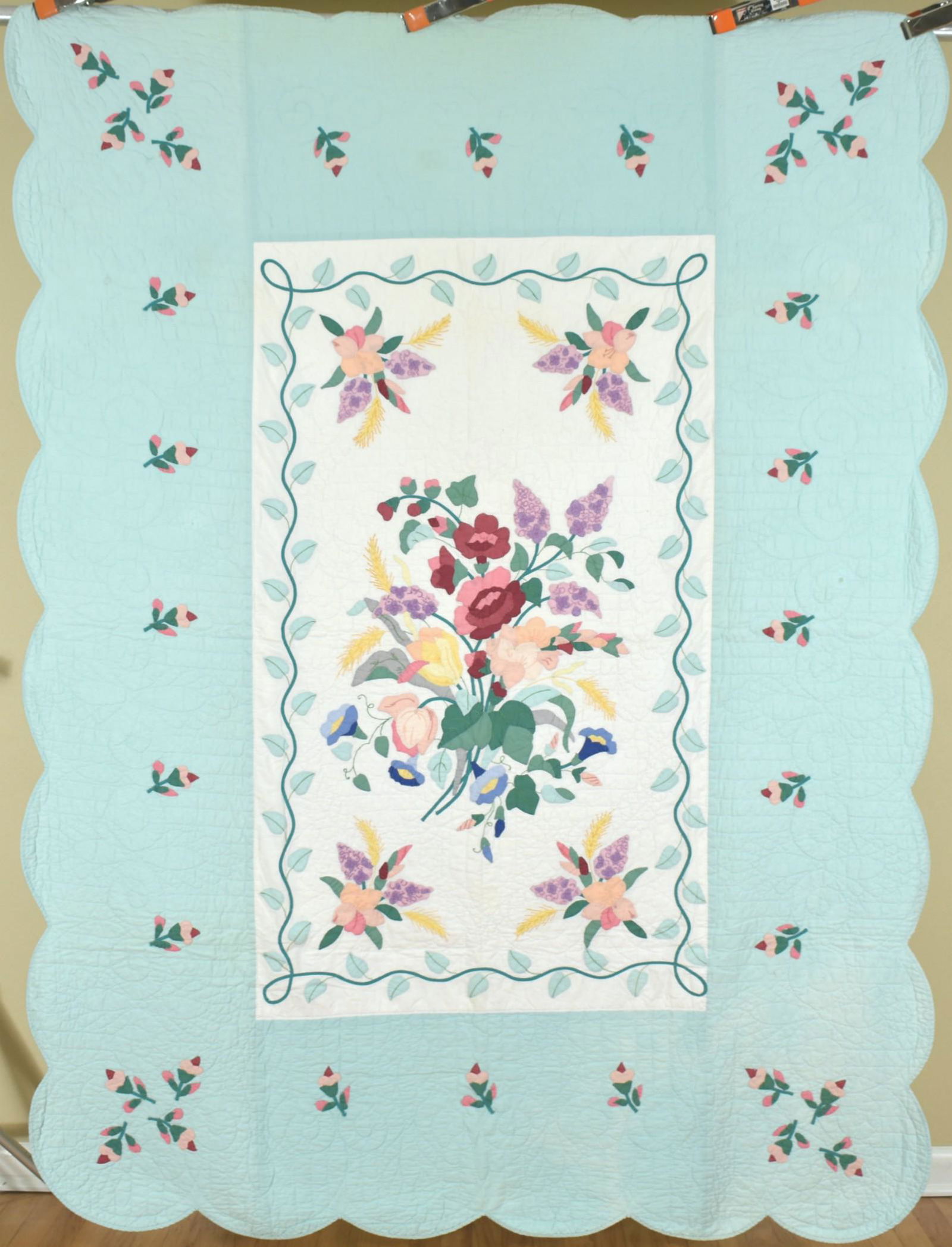30's Floral Bouquet Applique Quilt (1 of 10)