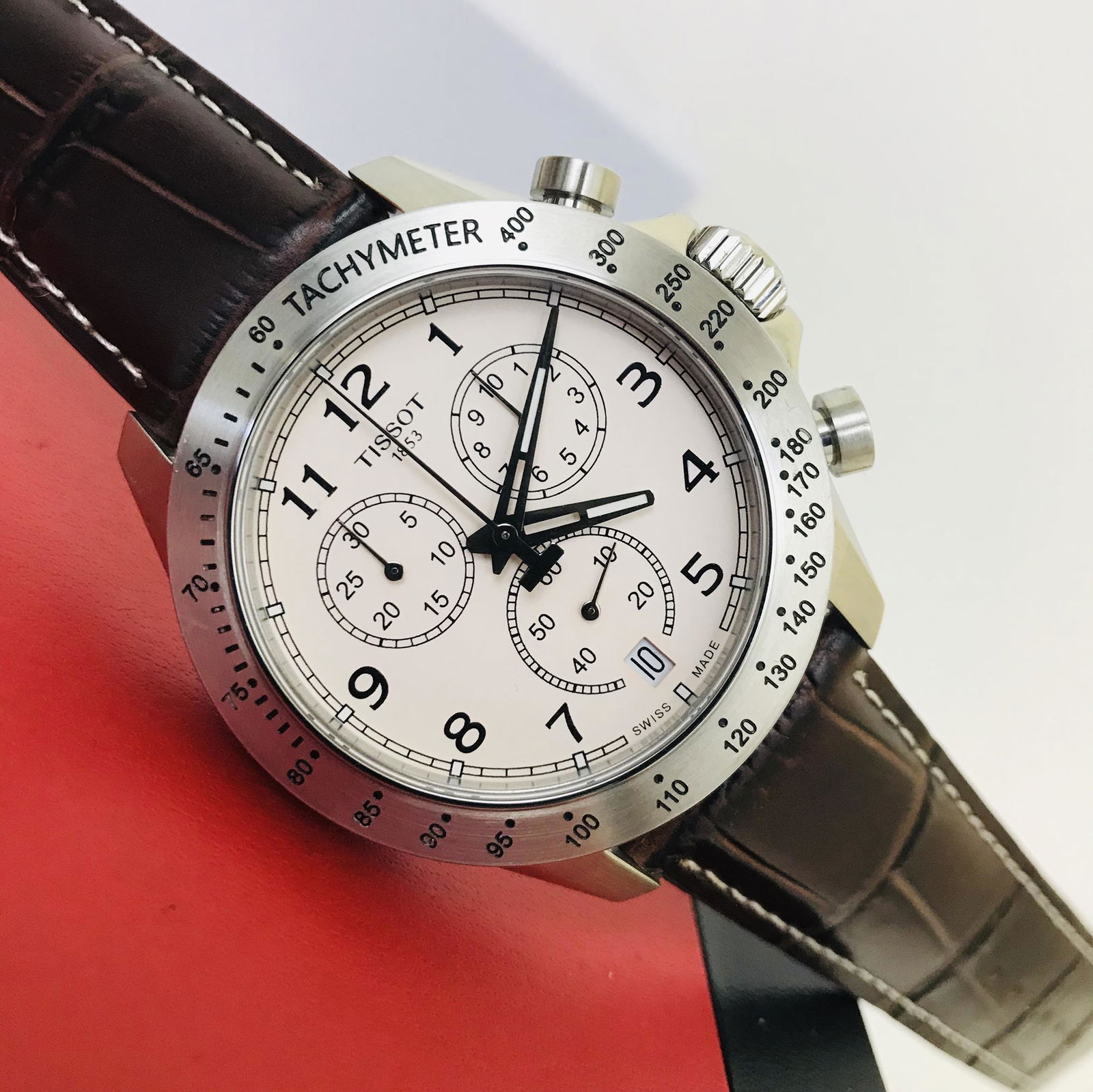 Tissot T-Sport V8 Quartz Chronograph Watch: Title: Tissot T-Sport V8 Quartz Chronograph Watch Brand: Tissot Size/Dimensions: Case size: 42.5 mm Bracelet Length: Standard 184mm-197mm Movement Type: Quartz (Swiss Made) Box/Papers: In Orignal Box,