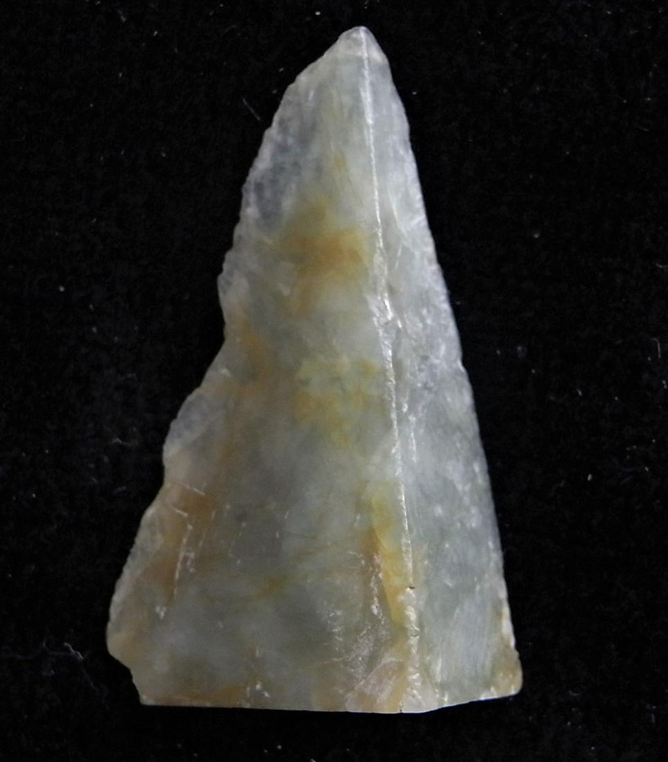 23.85 CT GENUINE BURMESE JADEITE JADE: No Reserve! Title: 23.85 CT GENUINE BURMESE JADEITE JADE Origin: Hpakant, Kachin State, Myanmar Size: 3.2x1.7x0.7 cm / 4.77 gram Description: light green mottled jadeite jade. untreated gemstone Shipp
