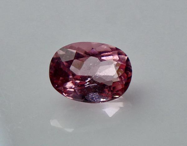 Natural & unheated~ Pink Morganite Gemstone: Title: Natural & unheated~ Pink Morganite Gemstone Color/Clarity: Pink Gemstone Type: Gemstone Carat Weights: 0.60 Cts Size/Dimensions: 7x5x4 mm Reserve: $20.00 Shipping: Domestic: Flat-rate of $12.00