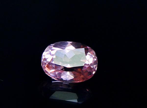 Natural & unheated~ Pink Morganite Gemstone: Title: Natural & unheated~ Pink Morganite Gemstone Color/Clarity: Pink Gemstone Type: Gemstone Carat Weights: 0.70 Cts Size/Dimensions: 6x5x4 mm Reserve: $20.00 Shipping: Domestic: Flat-rate of $12.00