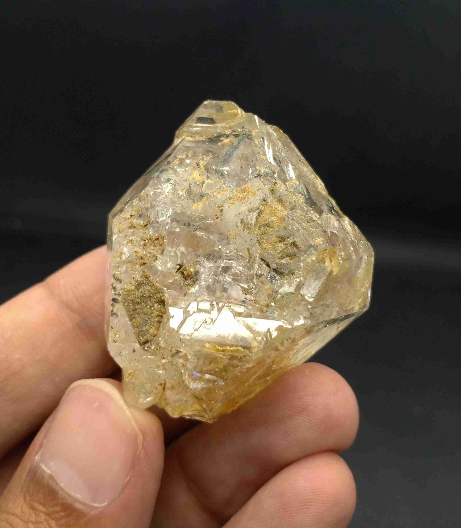 36 Gram Amazing Natural Window Quartz Specimen: Title: 36 Gram Amazing Natural Window Quartz Specimen Treatment: Natural Gemstones: Quartz Weight: 36 Gram Size/Dimensions: 41x36x19 mm Origin: Pakistan Reserve: $5.00 Shipping: Domestic: Flat-ra