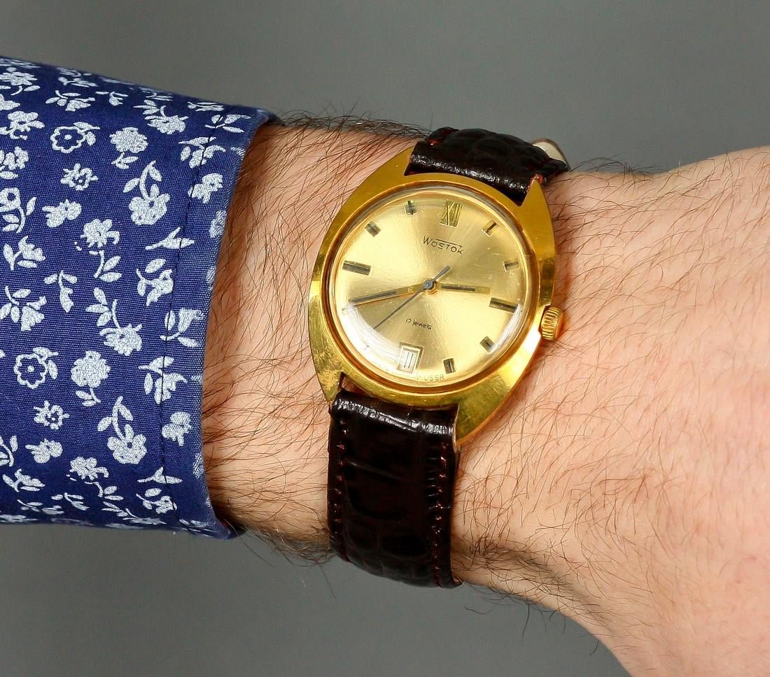 Wostok Vintage Men Wrist Watch/ Russian Antique Golden: Materials Band material: Leather Gold, Stainless steel Wostok Vintage Men Wrist Watch. Russian Antique Golden USSR Watches. Working Wostok Watch. Wrist Watch for Men. Men's Watch. Vintage Watch. For H