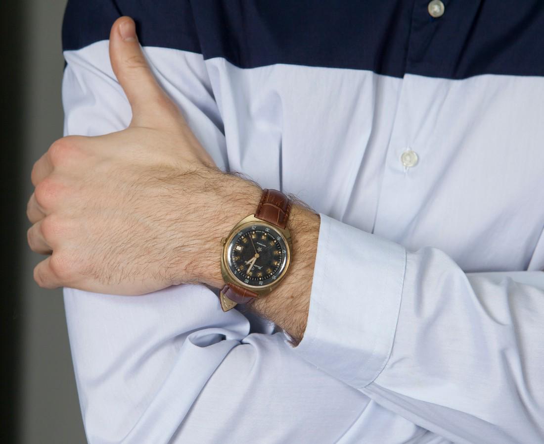 Komandirskiye vintage men wrist watch / Russian antique: Materials Band material: Leather Gold, Stainless steel Komandirskiye vintage men wrist watch. Russian antique unisex white USSR watches. Mens watch. Vintage watch. Military watch. Mens Wrist Watch. Wa