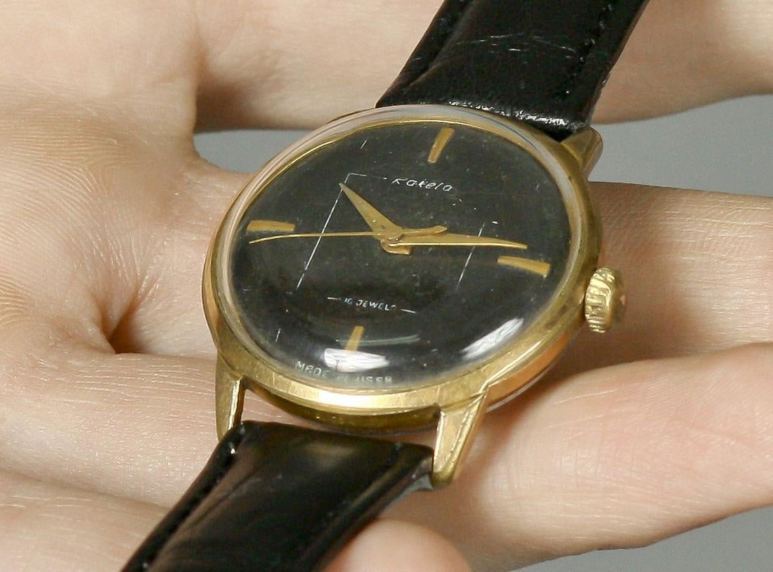 Raketa vintage men wrist watch/ Golden Black antique: Materials Band material: Leather Gold, Stainless steel Raketa vintage men wrist watch russian antique unisex white USSR watches. Soviet Wrist Watch. Golden Color Vintage Men Wrist Watch. Original rare
