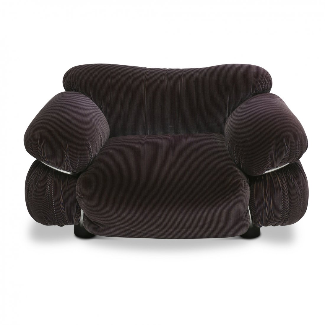 Sesann Lounge Chair by Gianfranco Frattini for Cassina: Iconic and collectible "Sesann" Lounge Chair by Cassina designed by Gianfranco Frattini. Featuring original upholstery and chromed steel frame. Original tags. Maker is Gianfranco Frattini for Cassina.