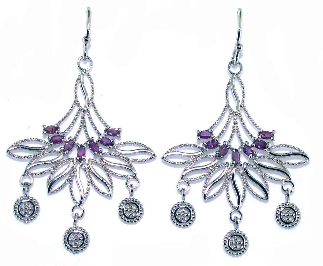 1 Ct White Sapp & Ruby Sterling Silver Earring: No Reserve! 1 Ct White Sapp & Ruby Sterling Silver Earring Shipping: Domestic: Flat-rate of $9.99 to anywhere within the contiguous U.S. International: Foreign shipping rates are determined by destina
