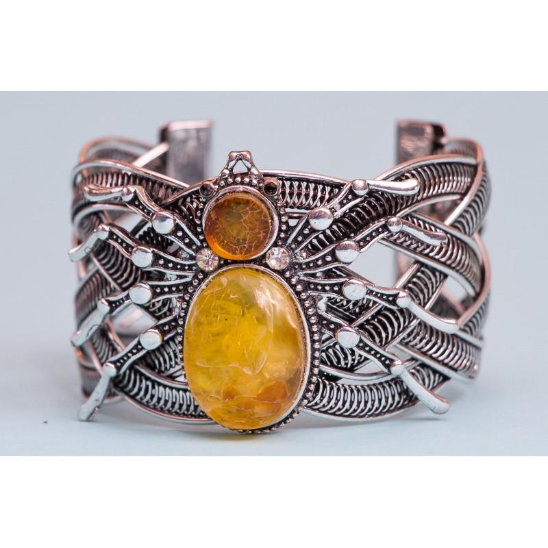 58.62 g. spider bracelet of natural Baltic amber: Weight: 58.62 gram Size: 11x45x67 mm Length: 600 mm Stone: 100% natural Baltic amber Treatment: no Condition: as on the photo (please check condition, can be amber damage) Tested 100% natural Baltic a