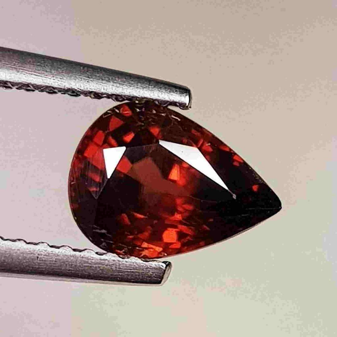 1.78 ct Natural Zircon Pear Cut: No Reserve! Title: 1.78 ct Natural Zircon Pear Cut Color/Clarity: VVS Type: Loosegemstone Carat Weight: 7.88 Dimensions: 8.00 x 5.90 x 4.20 Additional Information: Pear - Cambodia Shipping: Worldw