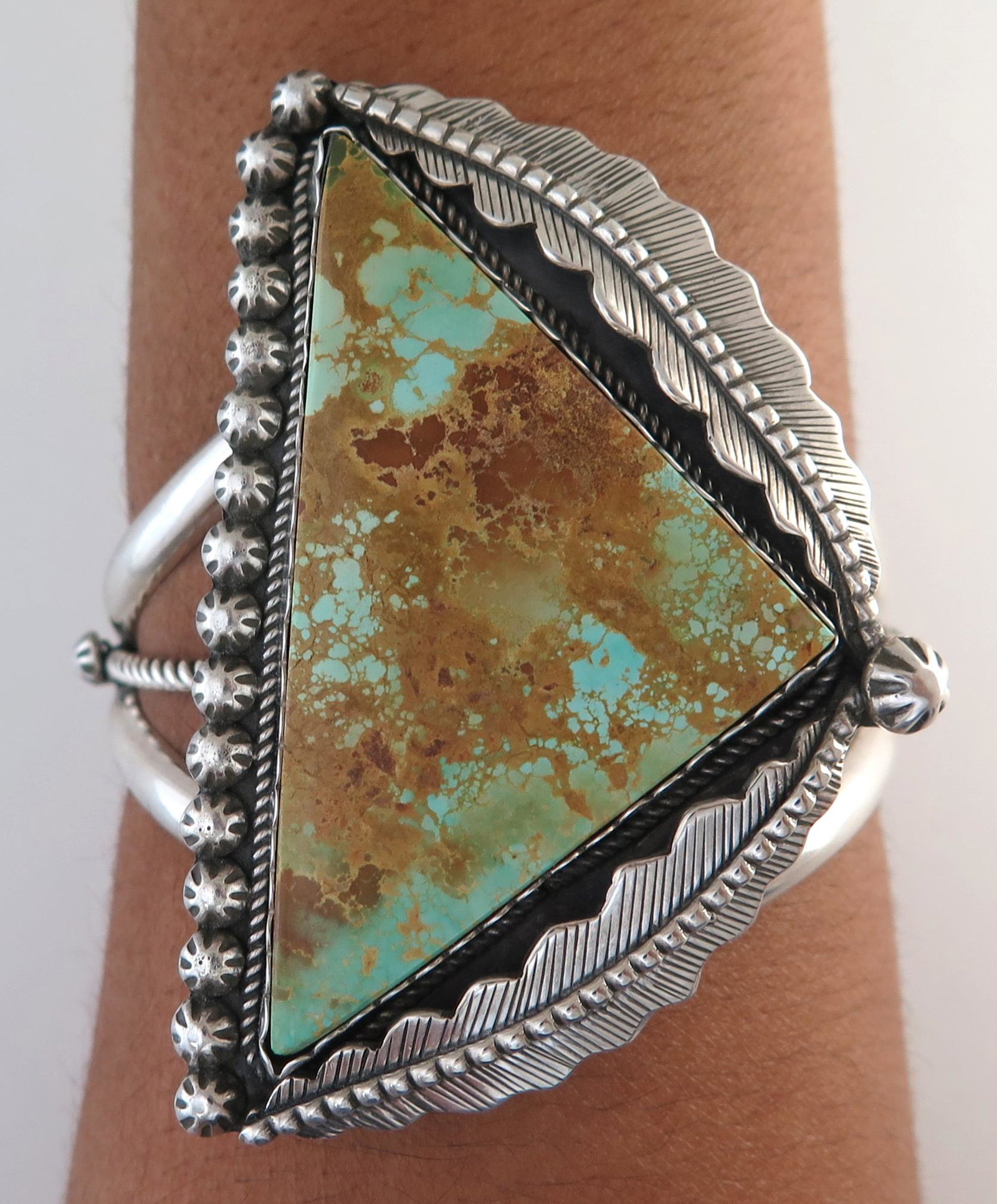 Sterling Silver & ROYSTON Turquoise Heavy 81 G Ornate: Title: Sterling Silver & ROYSTON Turquoise Heavy 81 G Ornate Cuff Bracelet Description: Made by Eve Seymour, this magnificent sterling silver cuff bracelet features a phenomenal huge 46 carat triangul