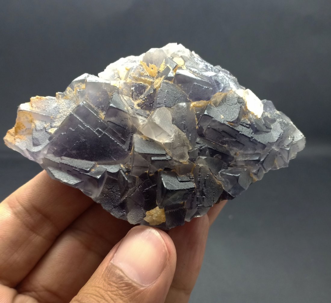165 Gram Very Intersting Natural Color Change Fluorite: Title: 165 Gram Very Intersting Natural Color Change Fluorite Specimen Treatment: Natural Gemstones: Fluorite Weight: 165 Gram Size/Dimensions: 83x52x35 mm Origin: Pakistan Reserve: $12.00 Shipping:
