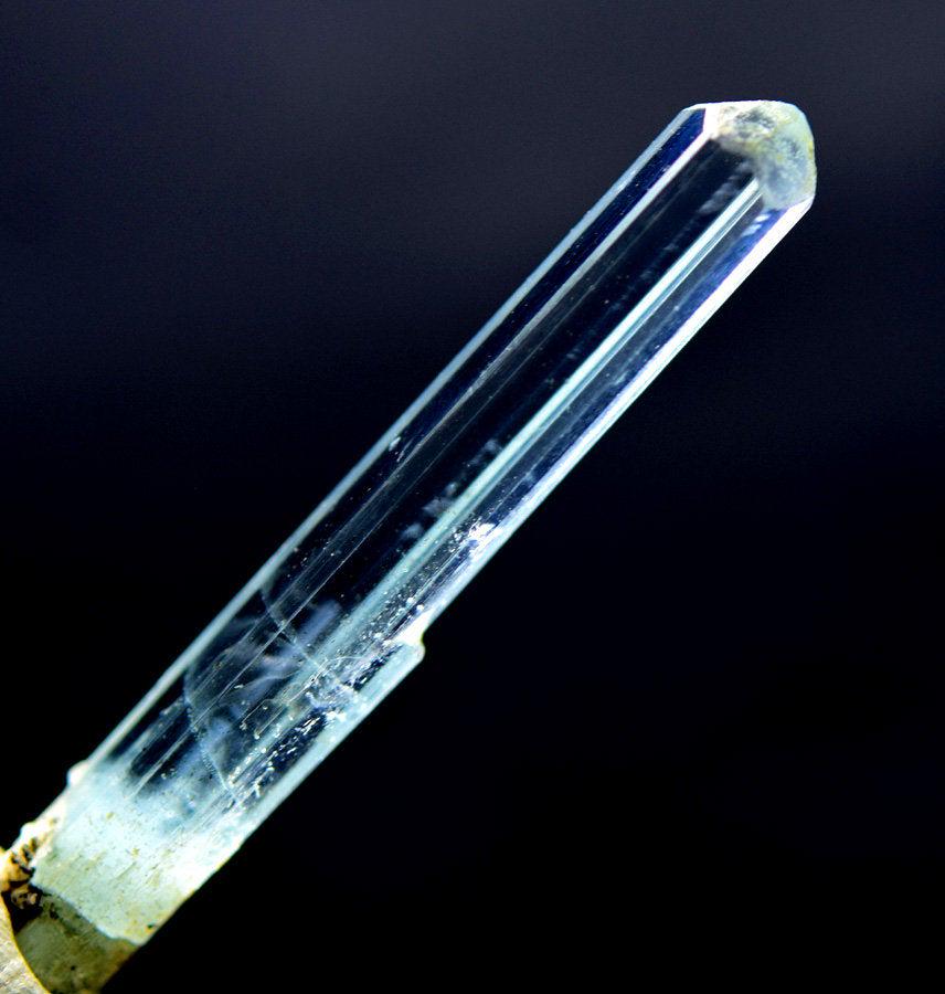 Aquamarine Crystal , Terminated Damage Free Natural: Material Gem type: Aquamarine Description Aquamarine Crystal , Terminated damage Free Natural Aquamarine Crystal from Pakistan Weight : 20.85 cts Size : 49*08*07 mm Origin : Shigar Skardu Pakistan Tre