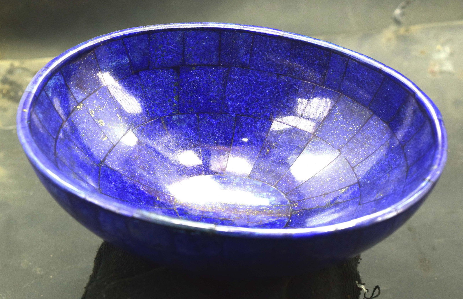 443 Gram Lovely Oval Shape Royal Blue Color Lapis Bowl: Materials lapis lazuli, jade more Description 443 Gram Lovely Jade and Lapis Bowl ~ Weight : 443 Gram Dimensions : 155*120*68 mm Standard DHL Shipping Reserve: $80.00 Shipping: Domestic: