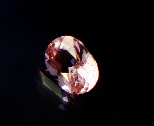 Natural & unheated~ Pink Morganite Gemstone: Title: Natural & unheated~ Pink Morganite Gemstone Color/Clarity: Pink Gemstone Type: Rough Carat Weights: 0.70 Cts Size/Dimensions: 7x5x4 mm Reserve: $15.00 Shipping: Domestic: Flat-rate of $12.00 to