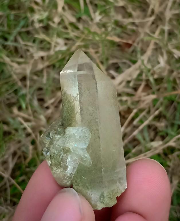 16 Gram Very Amazing And Well Terminated Natural: No Reserve! Title: 16 Gram Very Amazing And Well Terminated Natural Chlorine Quartz Specimen Treatment: Natural Gemstones: Chlorine Quartz Weight: 16 Gram Size/Dimensions: 43x22x15 mm Origin: Pakistan