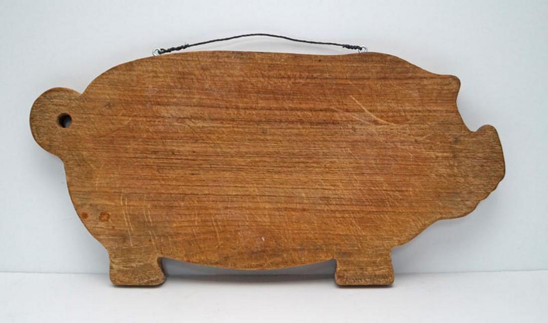Primitive Wooden Pig Cutting Board or Bread Board (1 of 3)