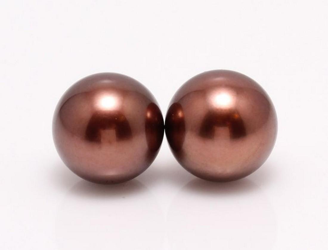 18 kt. Yellow Gold - 10x11mm Chocolate Tahitian Pearls: Description: Emerging from the tropical lagoons of French Polynesia, these pearls have a beautiful cherry brown colour with a rich luster. The Chocolate Tahitian Pearl is really a Tahitian Black Pearl