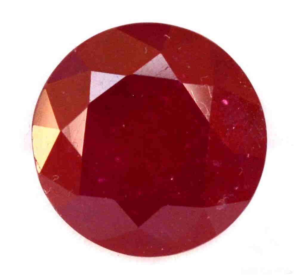 2,19 cts Natural Round Blood Red Ruby (1 of 3)
