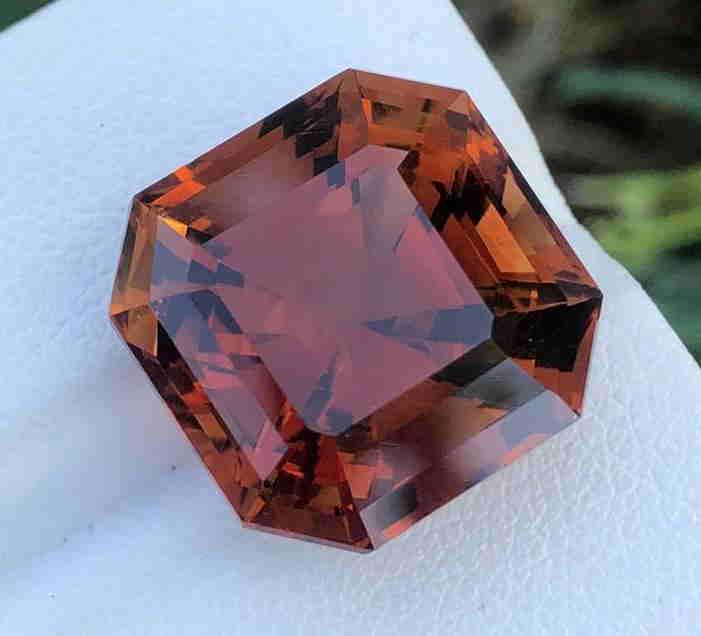 19.5 Carats Beautiful Assher Cut Topaz ~ 15x15x11 MM: Title: 19.5 Carats Beautiful Assher Cut Topaz ~ 15x15x11 MM Origin: Pakistan Gemstones: Topaz Carat Weights: 19.5 Carats Size/Dimensions: 15x15x11 MM Additional Information: Heated Reserve: $120.00 Sh