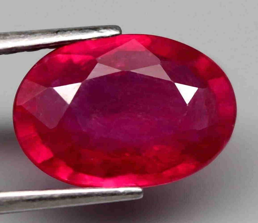 2,14 cts Natural Oval Blood Red Ruby (1 of 3)
