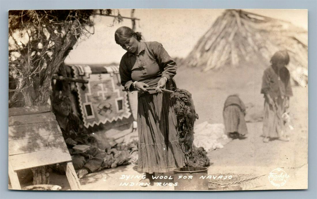 AMERICAN INDIAN NAVAJO DYING WOOL FOR RUGS ANTIQUE REAL (1 of 2)